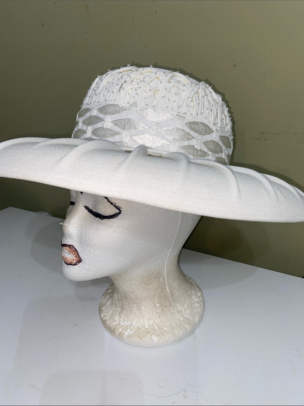 Beautiful Dress Hat / Church Hat by Lisa Rene’ - Picture 6 of 8